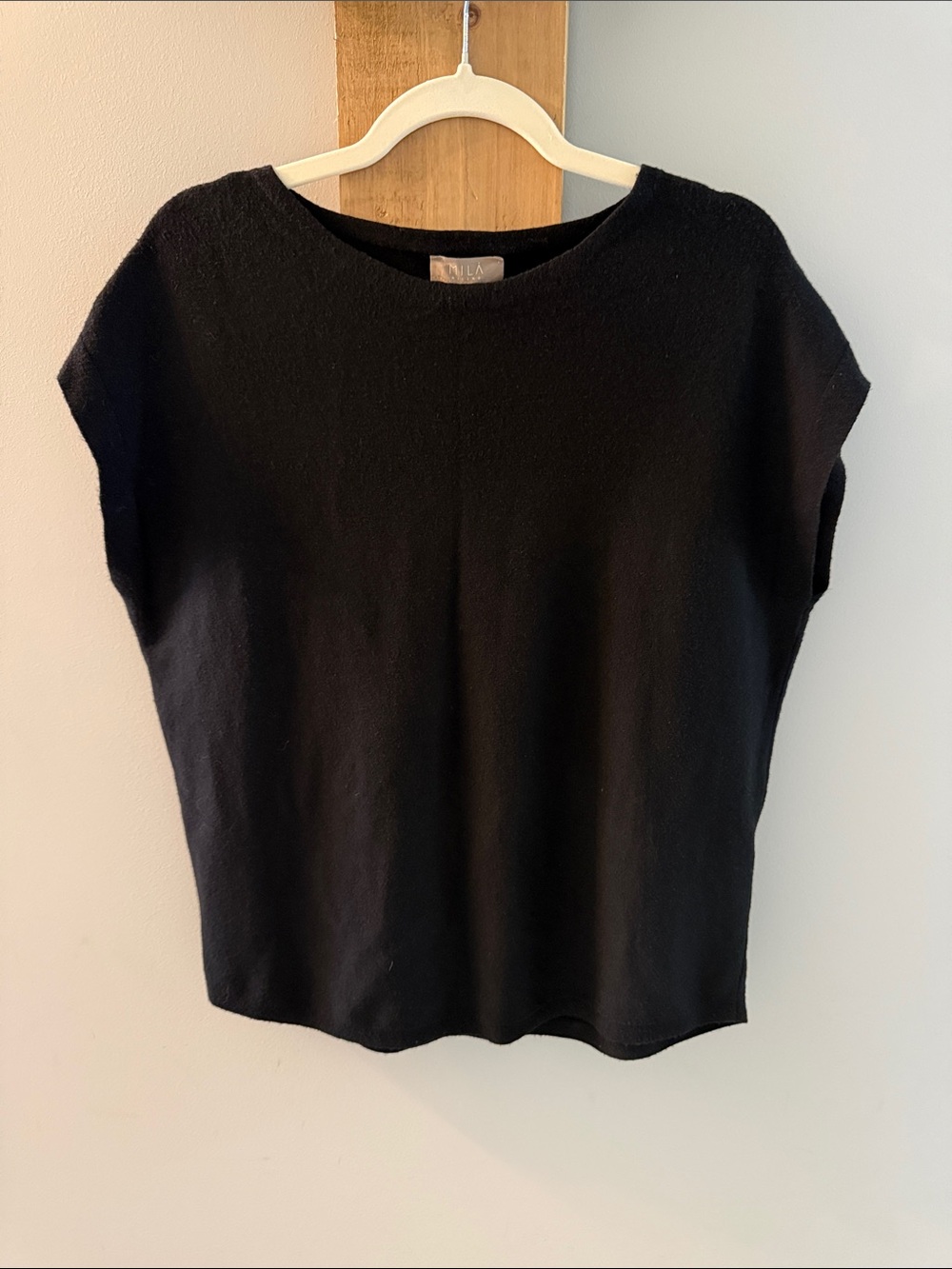 Mila Black Cap Sleeve Knit Top, M NWTs
